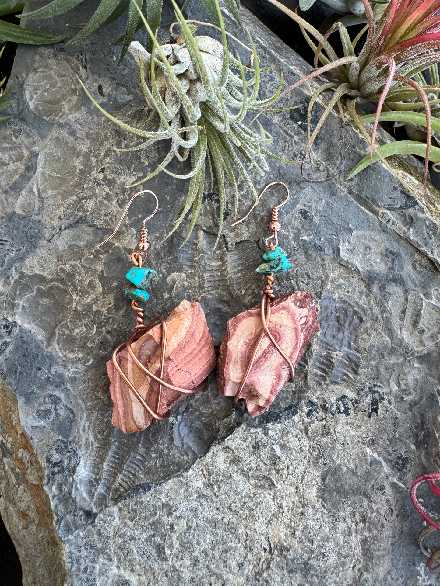 Wonderstone Ear Hangers